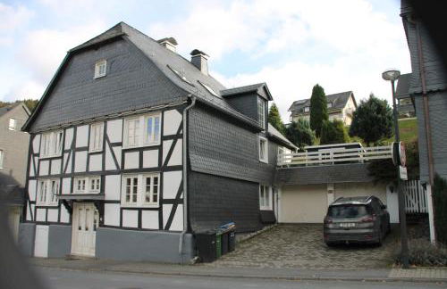 Ferienhaus Winterberg für 12 Personen Sauna Garten Garage Hund - Photo 1