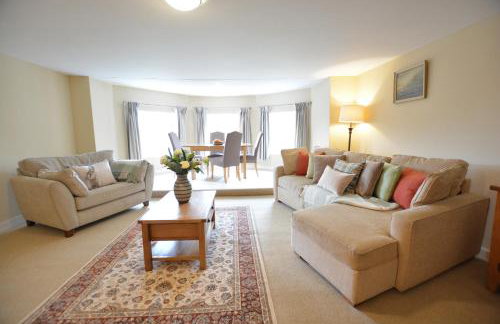 Henstead Hall - Photo 20