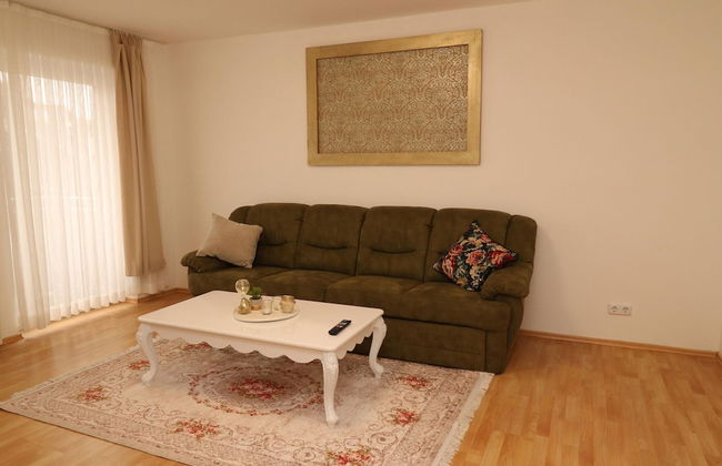 Stylish Apartment With Terrace - Photo 19