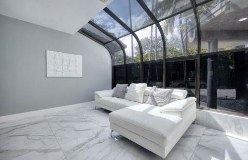 Riverbend Yacht Retreat Waterfront Villa with Pool - Foto 24