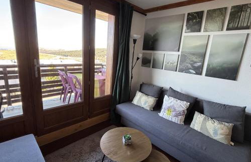 Lama-Gîte-des-Puys T3 Lamadalet, vue sud, terrasse, parking privé - Foto 5