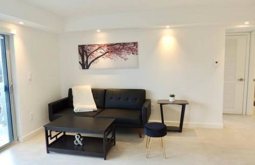 2BR in Heart of SoBe with Parking - Foto 3