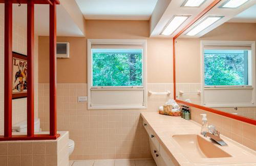 All the Waters Retro Home on Lake Michigan- Your Own PRIVATE BEACH - Foto 20