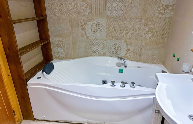 Luxurious Scandinavian-style pool & play - Photo 20