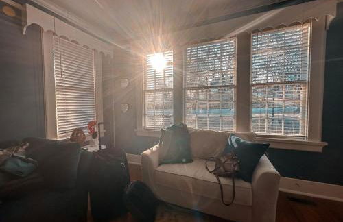 101 yr comfy Historic Home quiet private parking - Foto 2