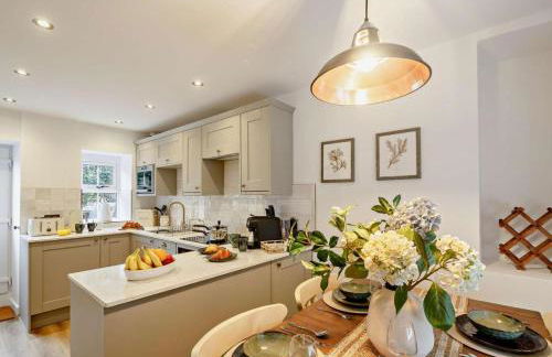 Ty Fin Cottage with Hot Tub - Photo 8