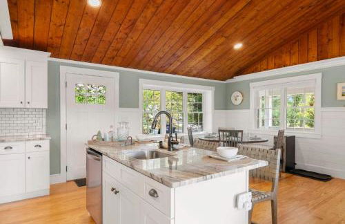 Tranquil Pond-View Escape in Dennis - Foto 9