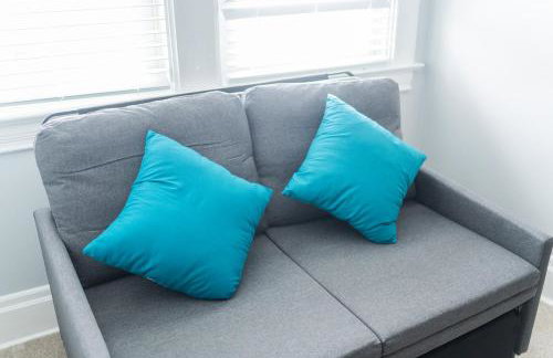 TWO town homes! 6 Bedrooms, 2 King beds, Walk to Eats - Foto 7