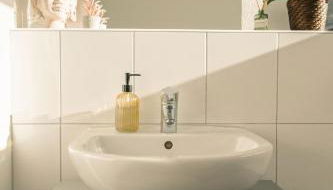 K15 Cozy, Unique & Spacious 3-Room Apartment with Balcony or Single Room by LIPA - Foto 3