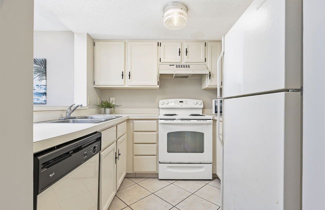 Ocean & Racquet by Distinctive Beach Rentals - Photo 13