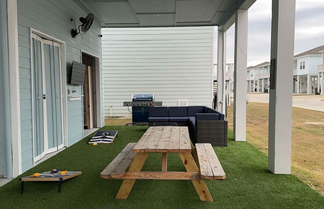 Pelican's Perch by Miss Kitty’s - Photo 4