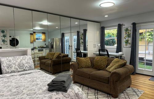 Modern Studio with Private Patio - Foto 14