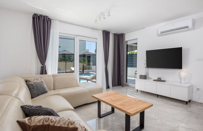 Modern Holiday House Jadranka With Pool - Foto 9