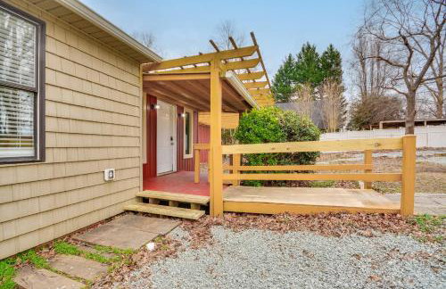 Tranquil Lakefront Home with Sunroom in Burlington - Foto 31