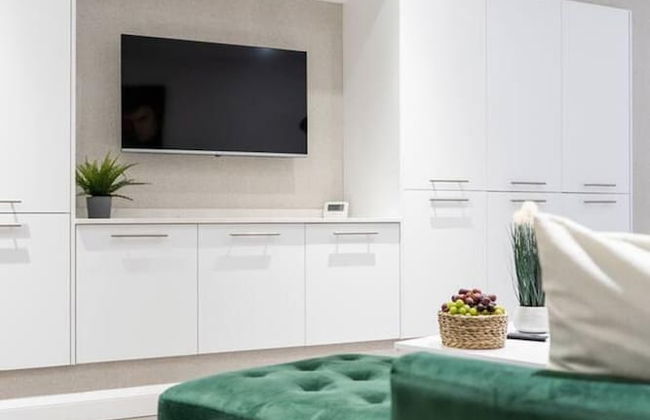 Livestay - 2 Bed Hollywood Movie Themed Apt - Foto 10