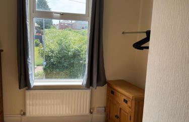 Large Traditional, Sleeps 8, 2 baths, Train, Tram, Pubs, Hucknall - Foto 22