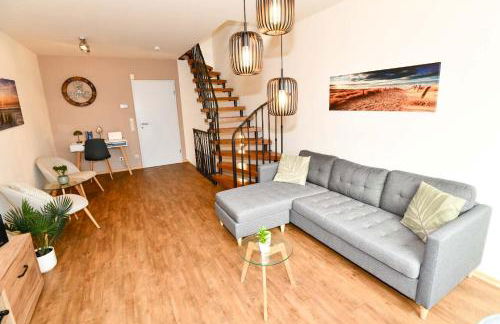 Frisch renoviertes FH Südblick am Meer in Breege, Meerblick von allen drei Etagen, Terrasse, Balkon, Sauna und Parkplatz - Foto 7