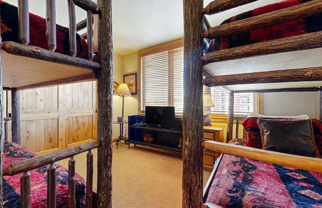 Torian Plum Condominiums - Foto 30