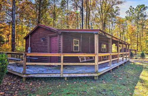Cozy Anchors Away Cabin Hideaway with Fire Pit! - Foto 18