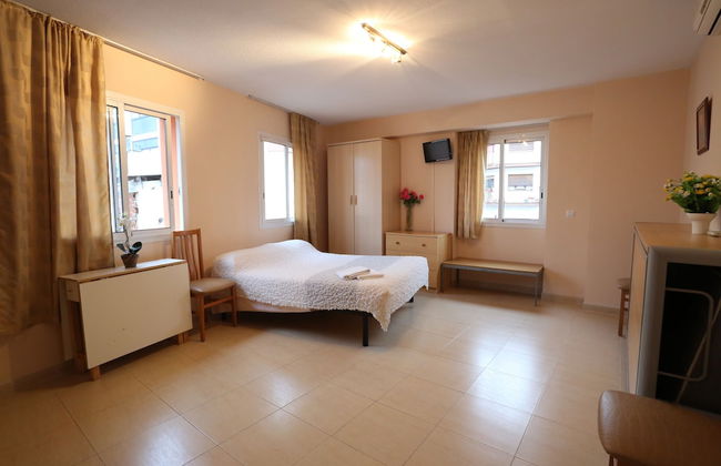 Royal Inn Aparthotel - Photo 4