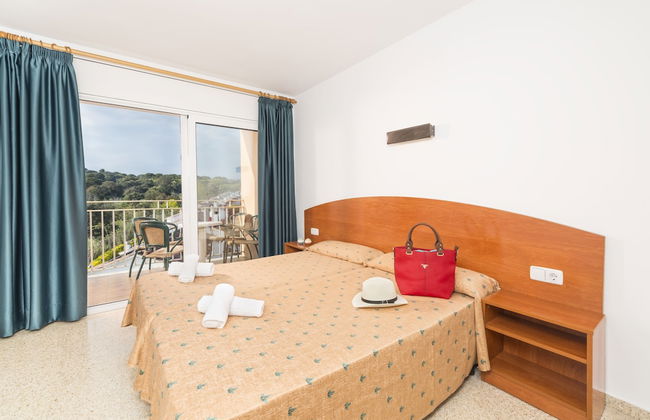 Apartaments Condado - Photo 8