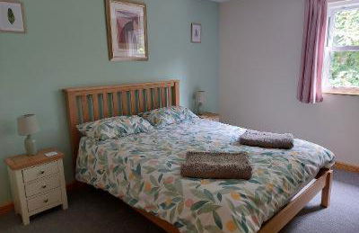 Two bedroom cottage - country lane -10 min walk to Perranporth beach - Foto 9