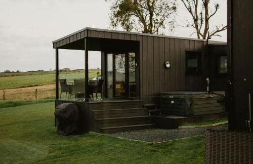 Luxury 1 bedroom Glamping Cabin with Hot Tub & BBQ - Foto 40