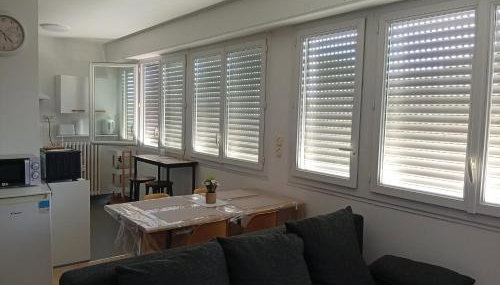 Mistral gagnant ! T1 calme avec vue, parking, télétravail, Wi-Fi, proche CV et gare - Foto 3