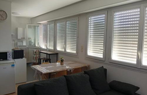 Mistral gagnant ! T1 calme avec vue, parking, télétravail, Wi-Fi, proche CV et gare - Foto 3