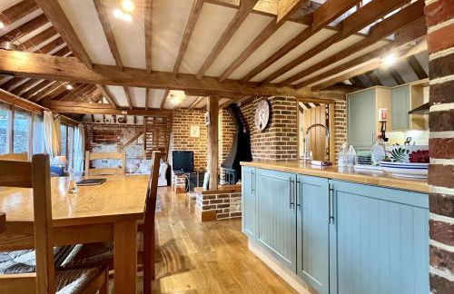 The Old Tractor Shed by inspirestays-com - Foto 21