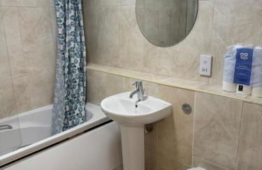 Modern, Sleeps 6, First floor, Parking, Beautiful rural market town, Llani - Foto 12