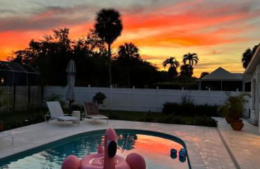 HIDDEN GEM - Family Friendly Pool Home -Welcome - Photo 1