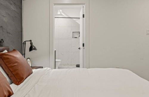 SLEEP 8 Outdoor Patio-Old City- 2 NEW Townhouses - Foto 29