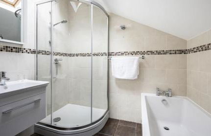 Stunning Barn Conversion with HOT TUB and ALPACAS - Ty Cerrig Barn - Photo 29