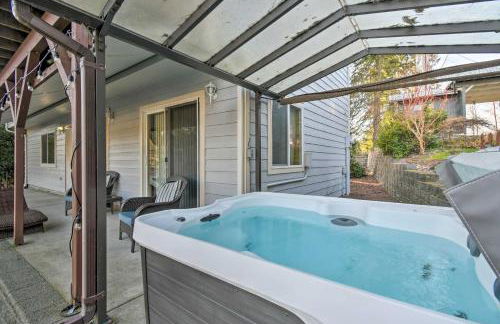 The Peacock House - Waterfront Home with Hot Tub! - Foto 10