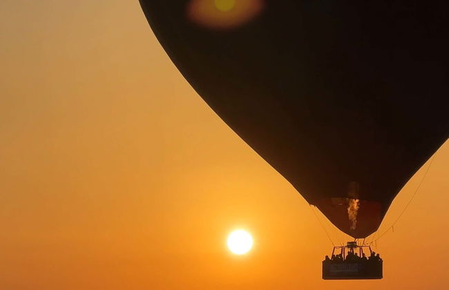 Paseo en globo por el desierto de Ras al Khaimah al amanecer - Foto 1