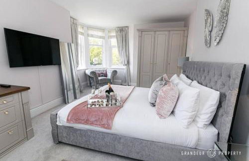 Central Park Suite by Grandeur Property - Photo 22