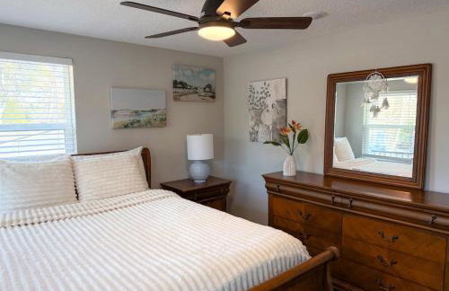 Jax 5BR Family Paradise -Hot Tub-Game Room-Patio- - Photo 33