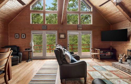 Loft Wood Stove Fire Pit Grill & Deck on Creek - Foto 13