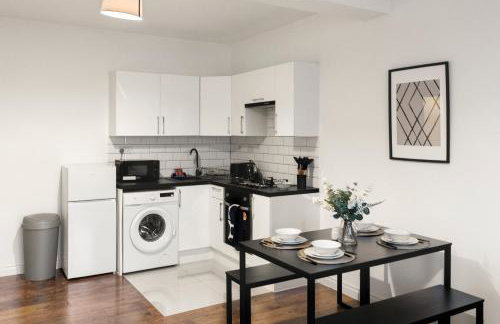 1Bed Gem Central Bletchley Perfect for Contractors - Foto 20