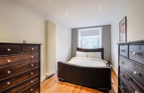 Sleek 2B/1B Retreat in Lindley, Huddersfield - Foto 10