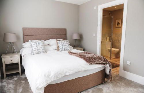 Large Country House with Hot Tub, Pool Table, and Log Burner - Photo 75