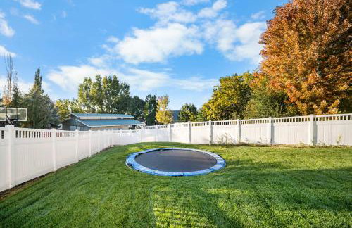 Luxe Family Retreat with Private Pickleball a Large Swim Spa indoor Movie Theatre 2 Outdoor Firepits a Home Gym and more - Foto 52