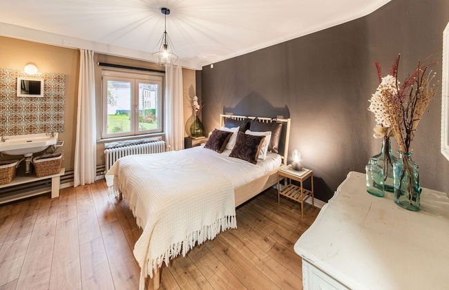 Beautiful Group House With Large Garden - Photo 13