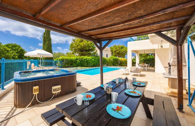 Villa Estia in Peyia - Photo 9