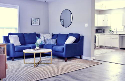 Sleeps 12! 5 BDRM-2 Kings,3 Queens-Deck & Patio-Mins to PI & Beaufort - Foto 1