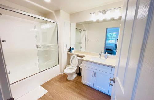 Luxury Irvine 2Bedrooms 2Bathrooms kitchen Pool apartment - Foto 13