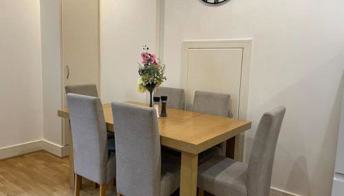 Modern apartment 4 mins from Gatwick - Foto 4