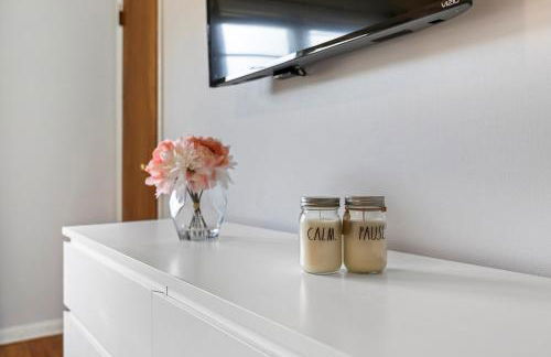 Close to NYC | King Bed | Free Parking - Foto 8