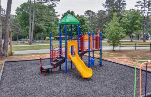 Modern 2BR Aparment near NC ZOO w Parking - Foto 68